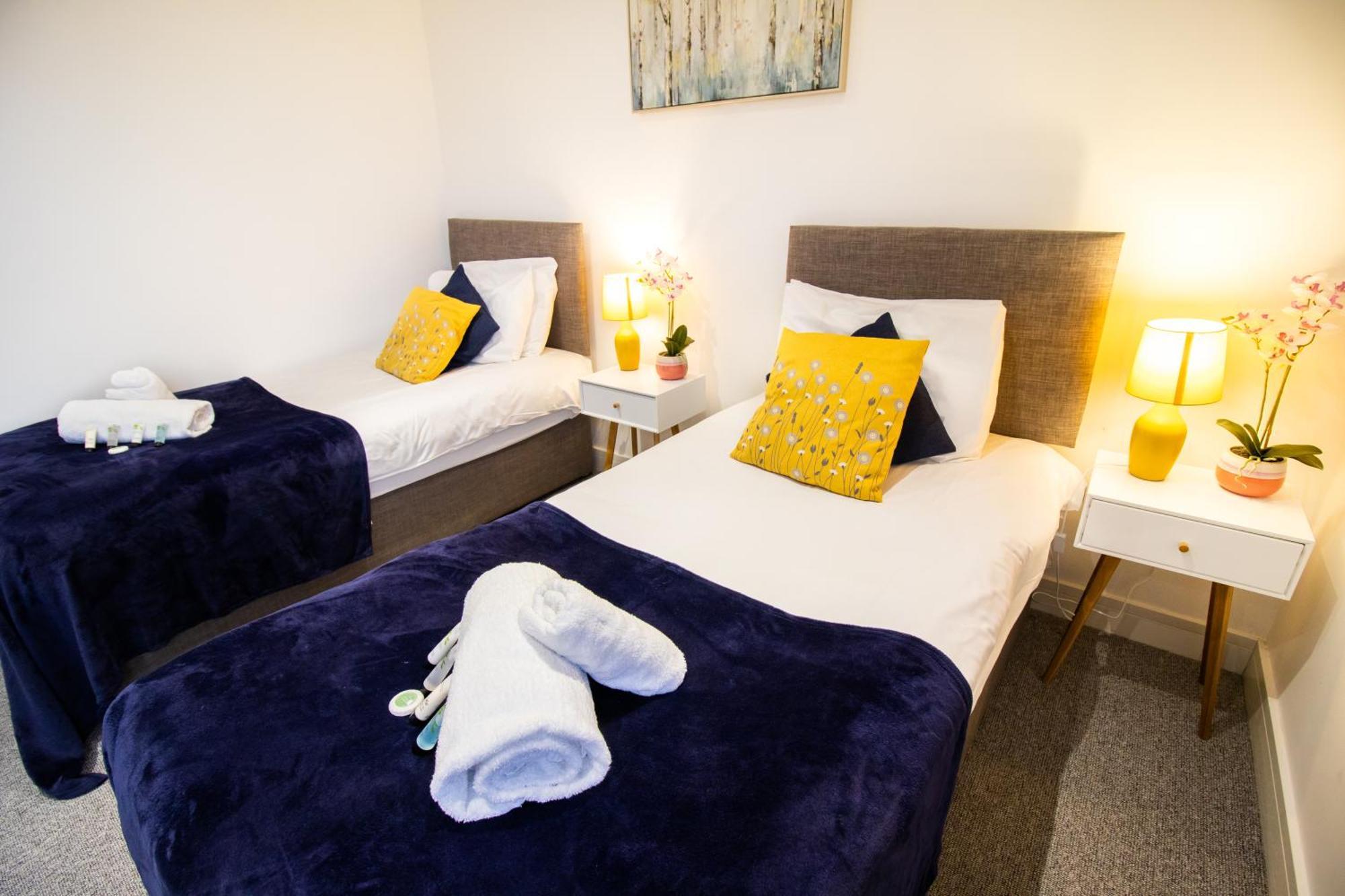 18cb 2 Bedroom Apartment, Sleeps 4, Long Stays, Free Parking In A Great Location Apartment *