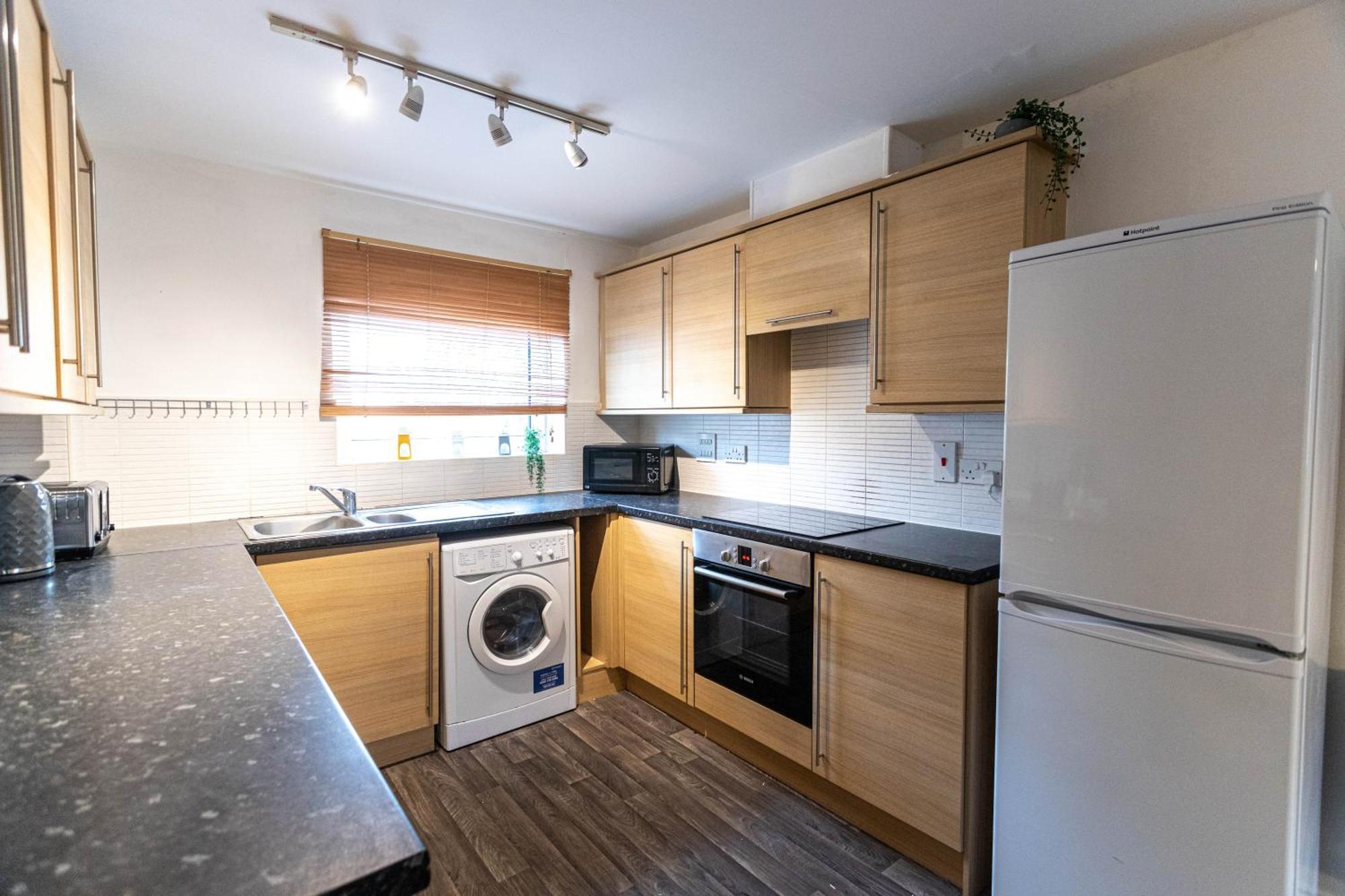 Apartment Contractors - Spacious - Long