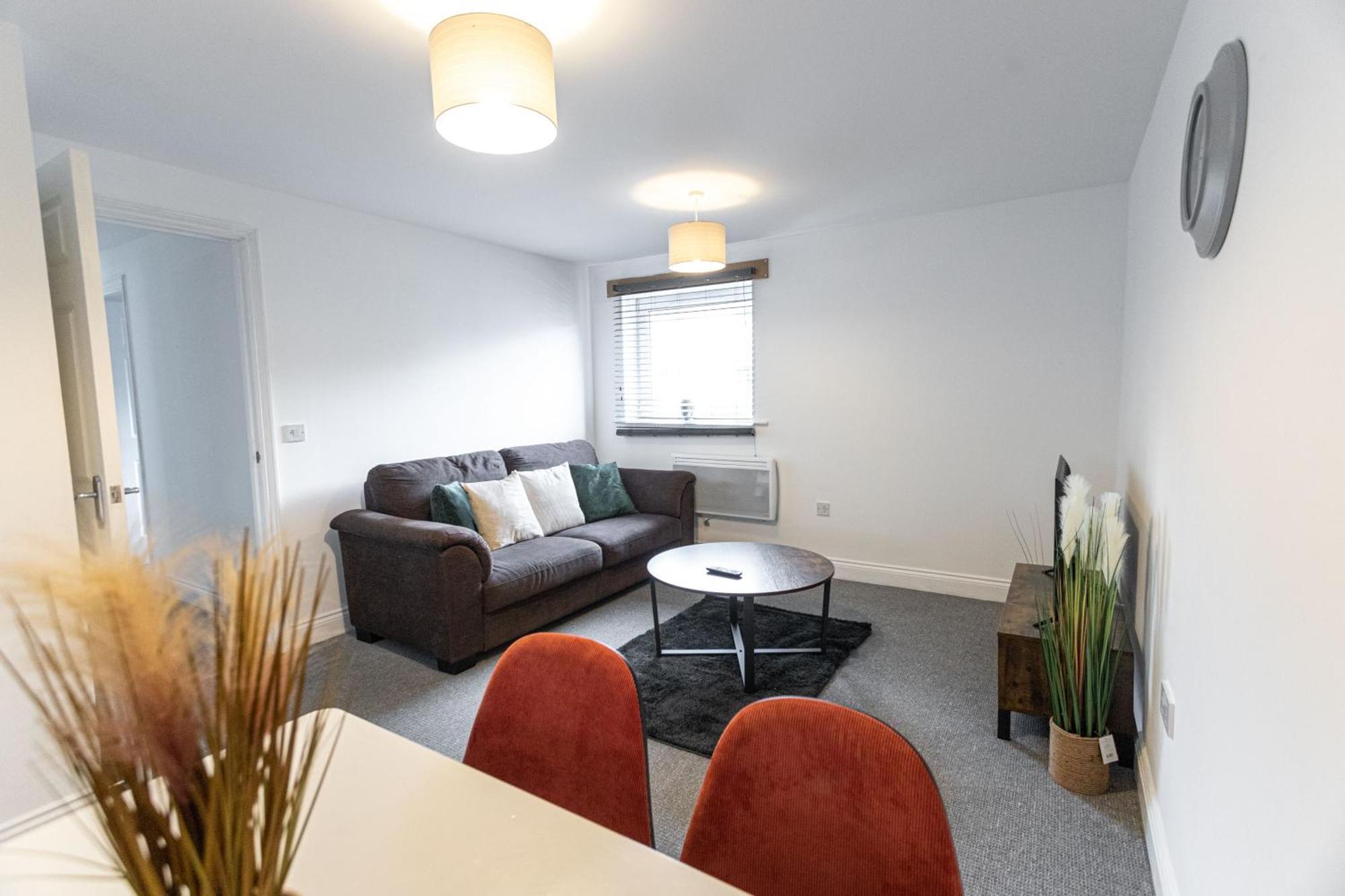 Apartment Contractors - Spacious - Long