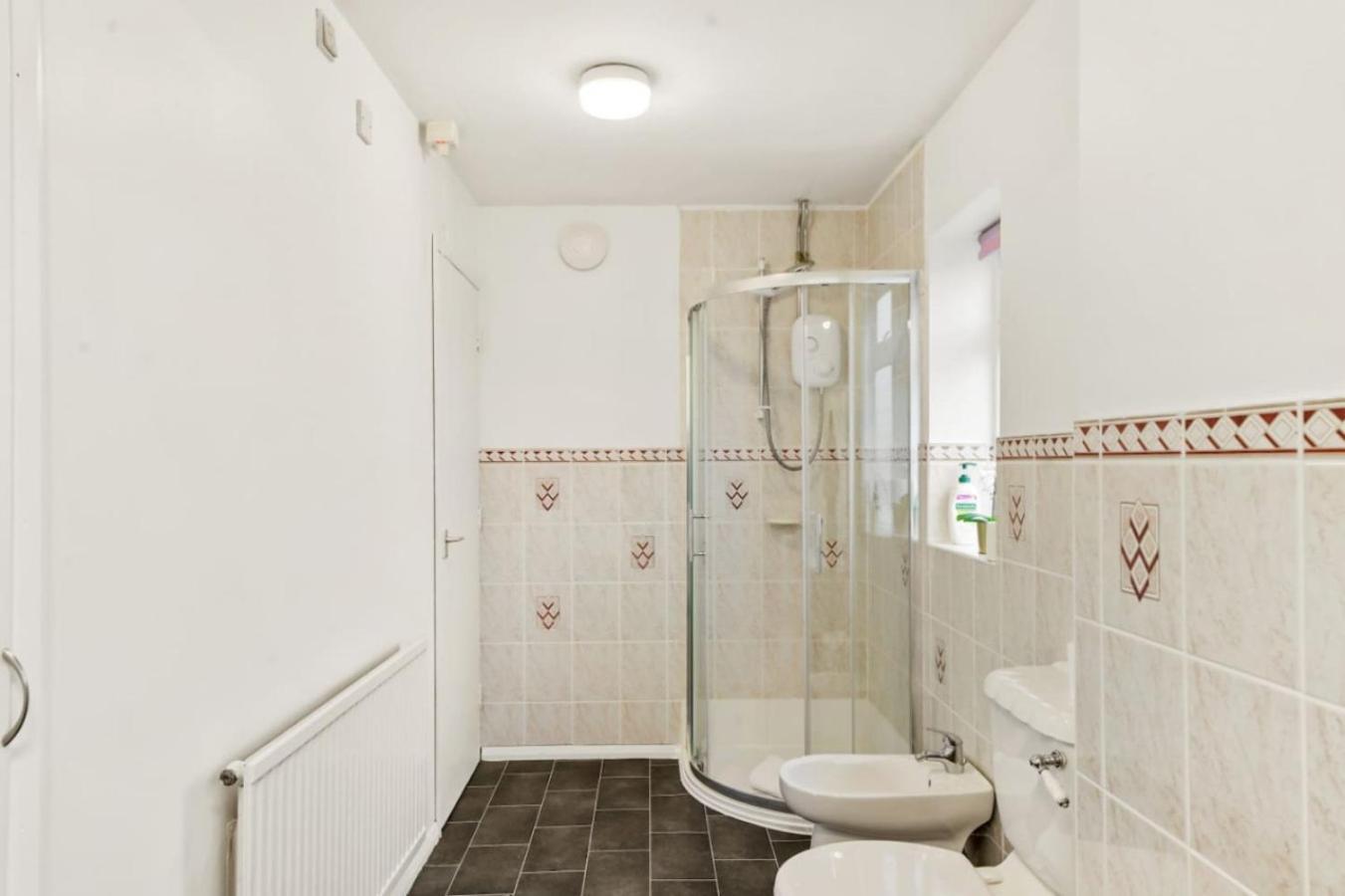 Mundy Avenue, Long Disc, Parking, Wifi Holiday home
