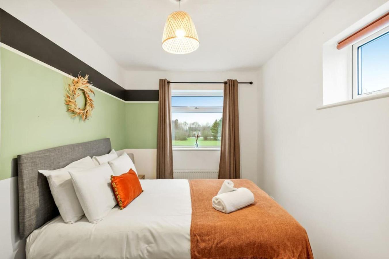 Mundy Avenue, Long Disc, Parking, Wifi Holiday home *
