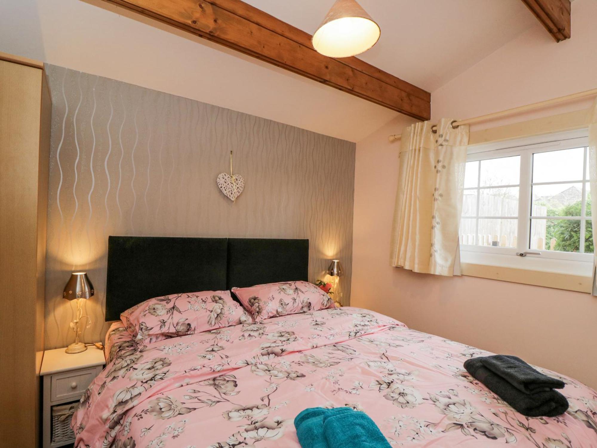 The Log Holiday home Swindon