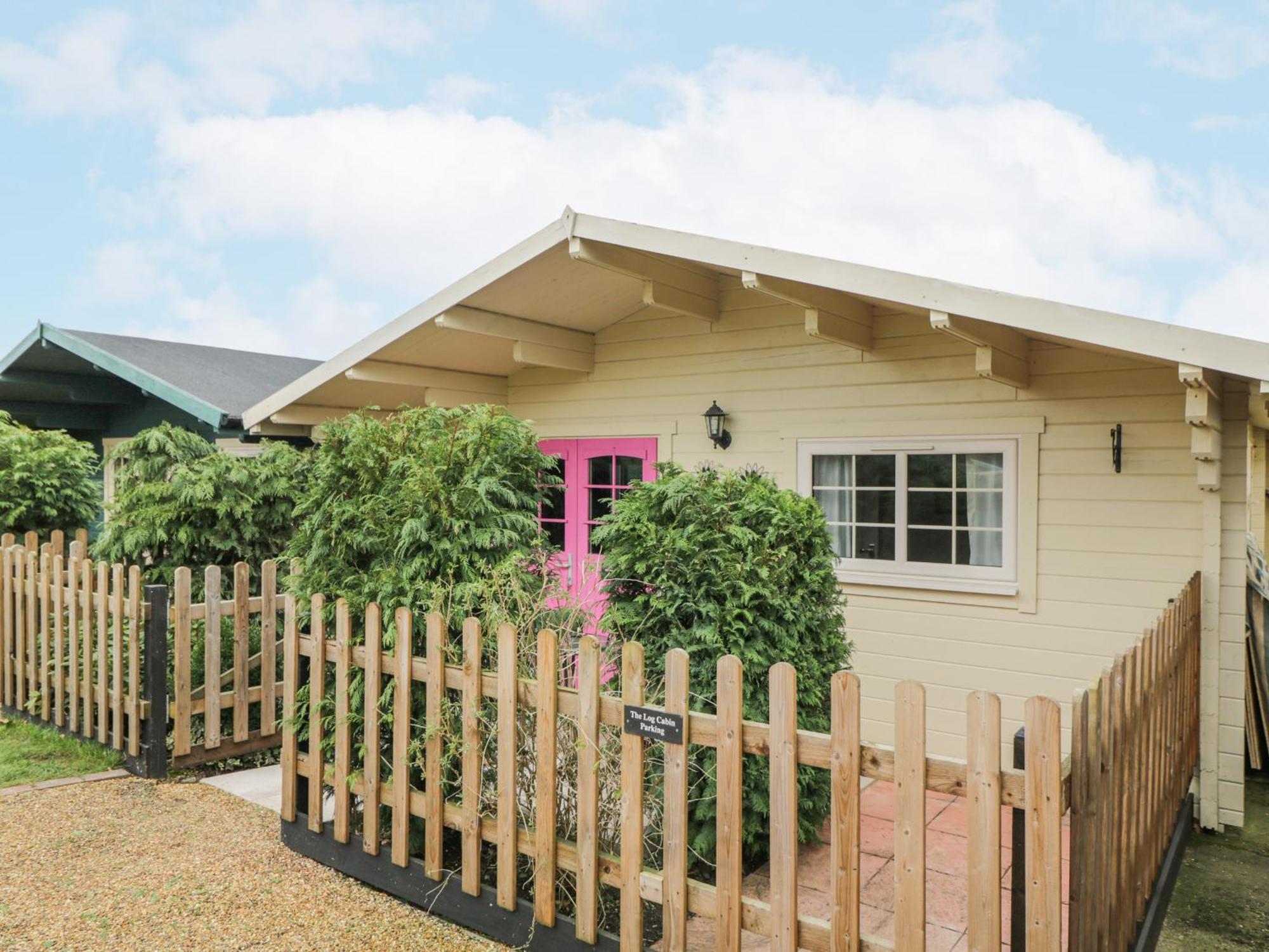 The Log Holiday home Swindon