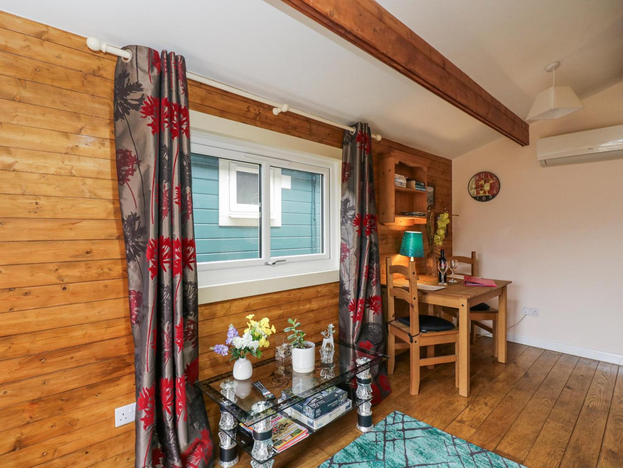 Holiday home The Log Swindon