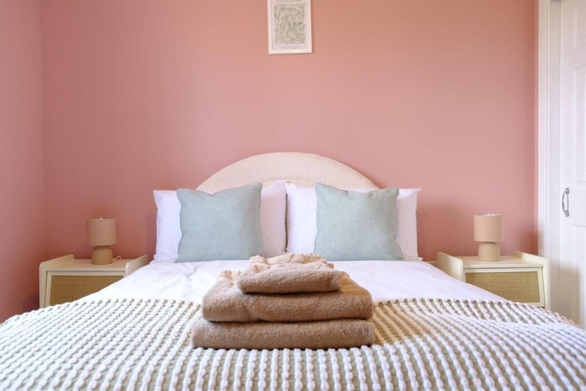 Haydon 5bed Sleeps 9 Swindon