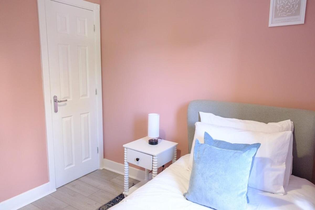 Haydon 5bed Sleeps 9 * Swindon