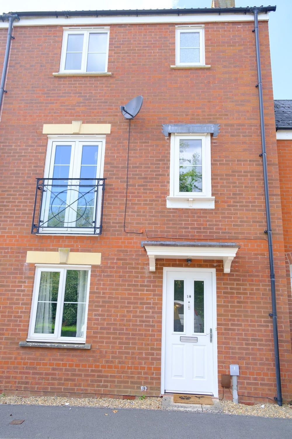 Haydon 5bed Sleeps 9 Holiday home Swindon