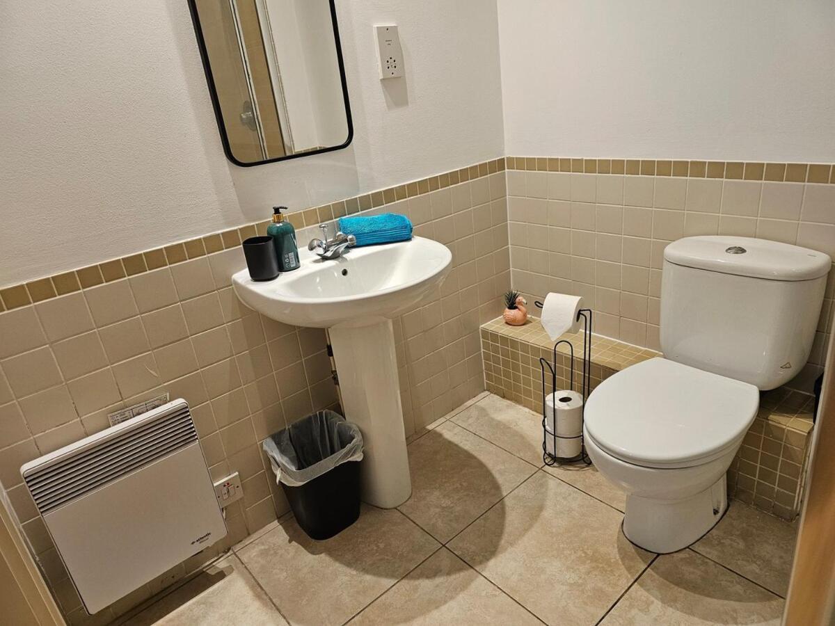Plaza Flat 19 - 2 Bedroom Apartment, Free Parking, Town Centre *