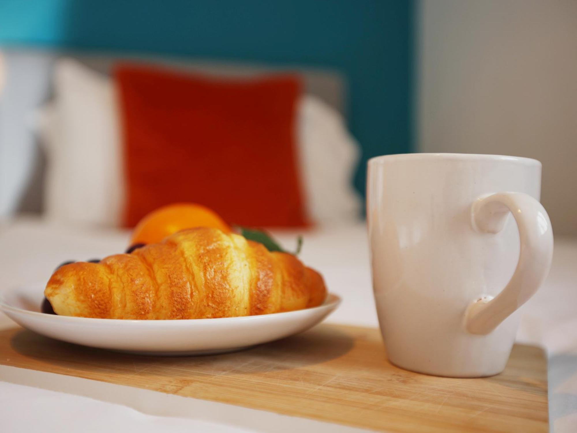 Apartment Redcliffe Place By N And N Ltd - Charming By Designer Outlet, Perfect For Contractors And Workers With Convenient Parking *