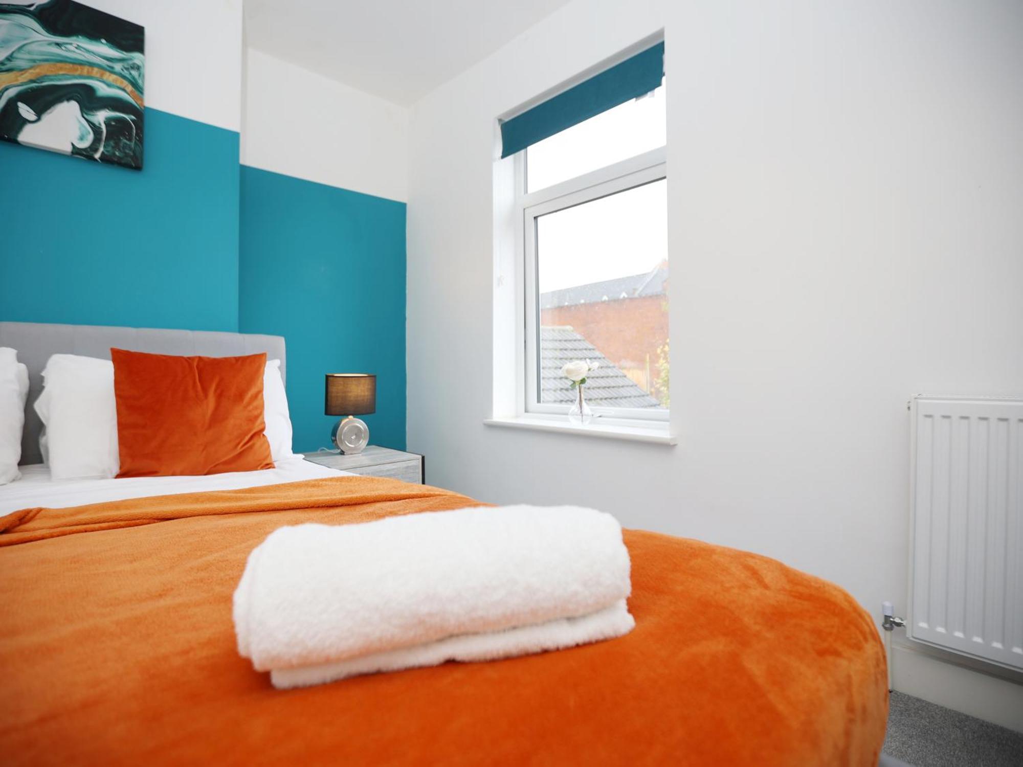 Redcliffe Place By N And N Ltd - Charming By Designer Outlet, Perfect For Contractors And Workers With Convenient Parking Apartment