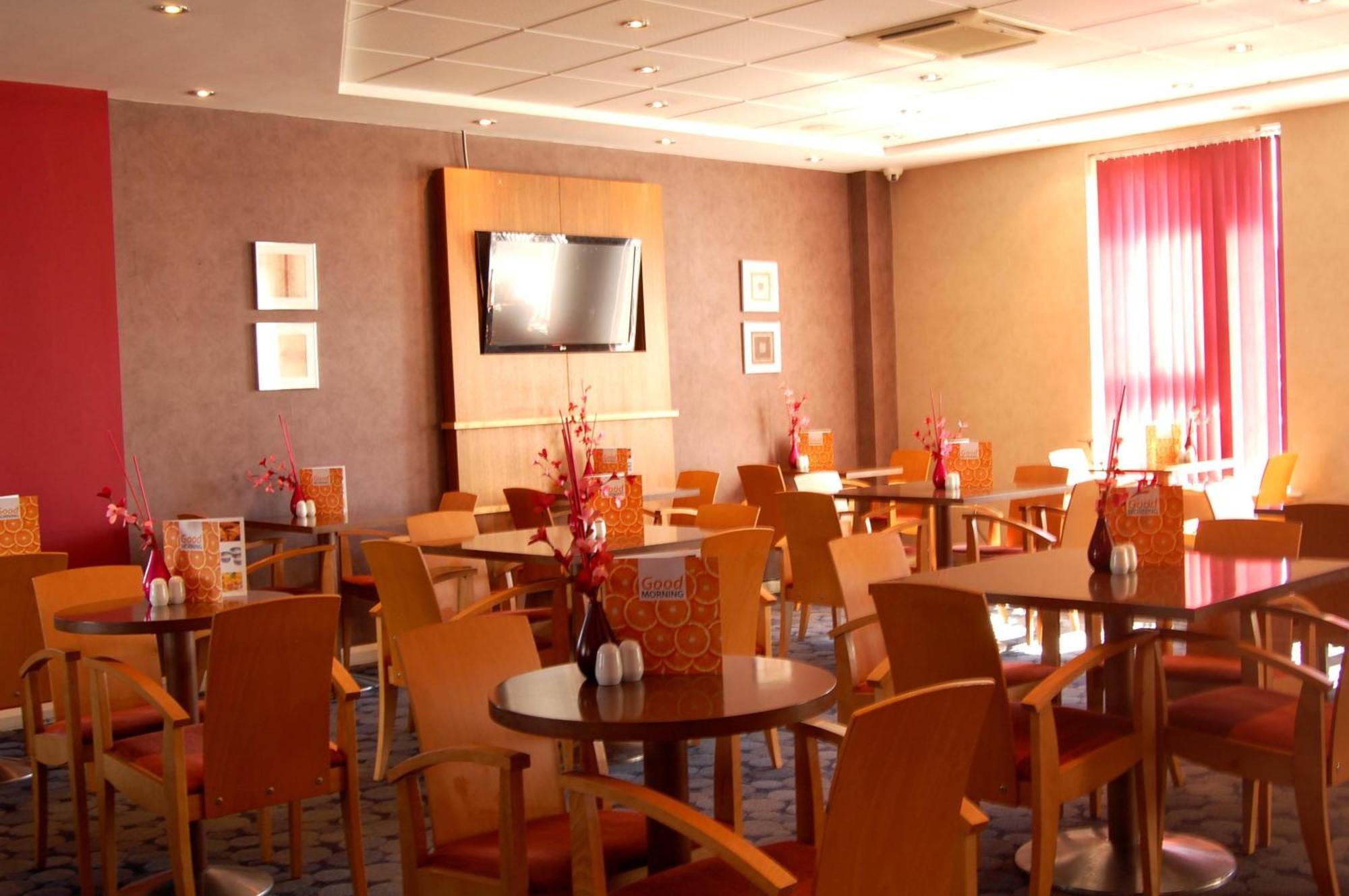 Hotel Express Centre By Ihg 3*