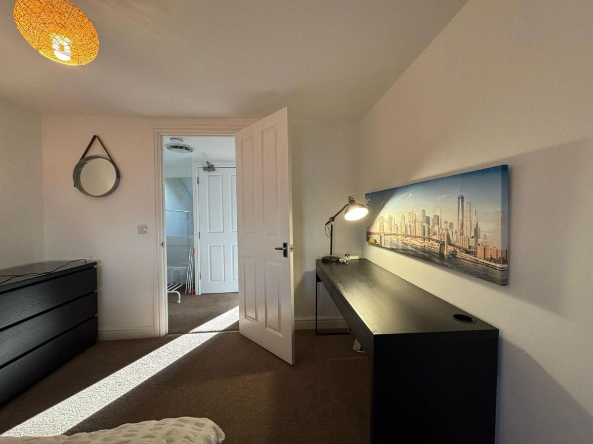 Victoria Road - 1 Bedroom Swindon