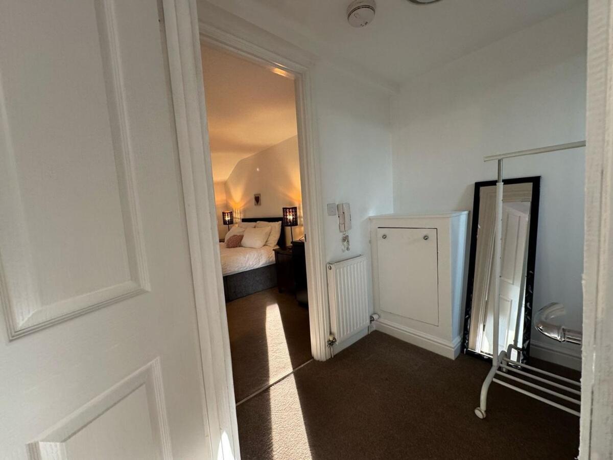 Victoria Road - 1 Bedroom Swindon