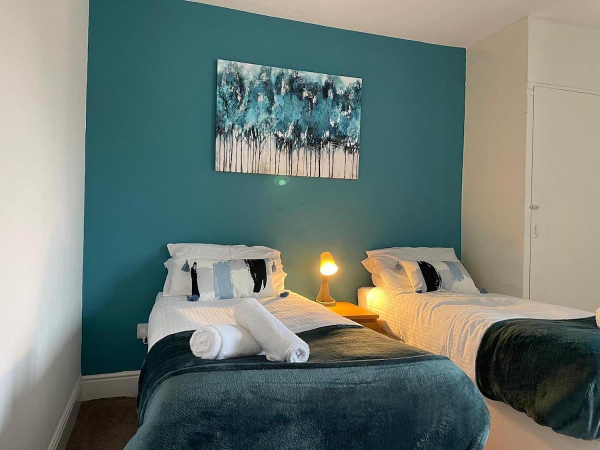 Holiday home Alder 3 Bedroom Semi Ample Parking