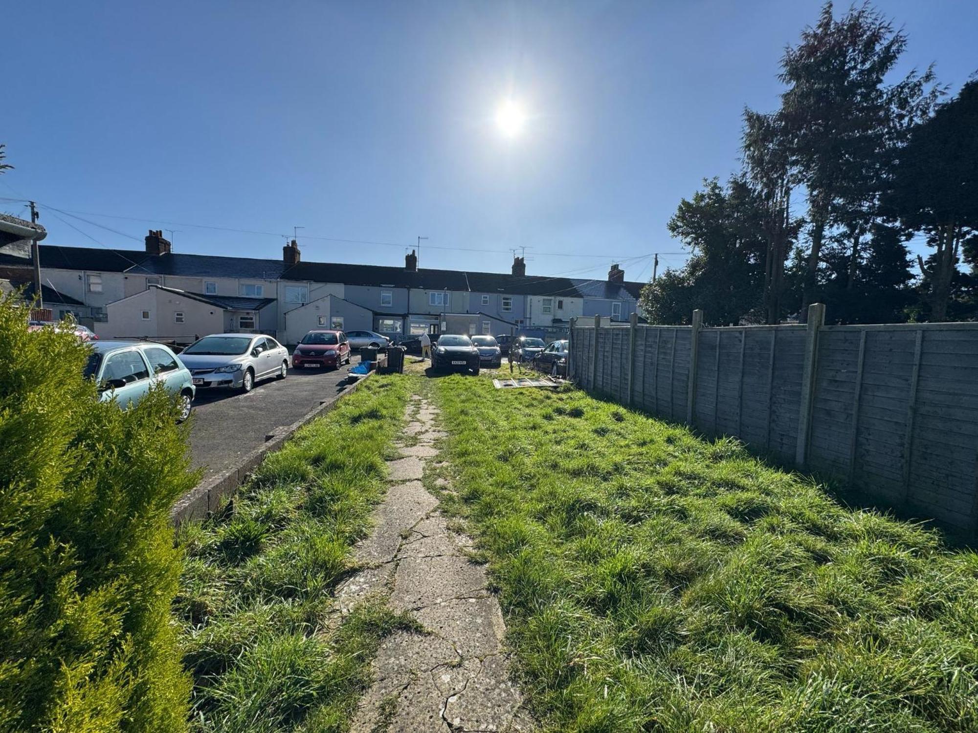 Faringdon Long Sleeps 2 Parking Swindon