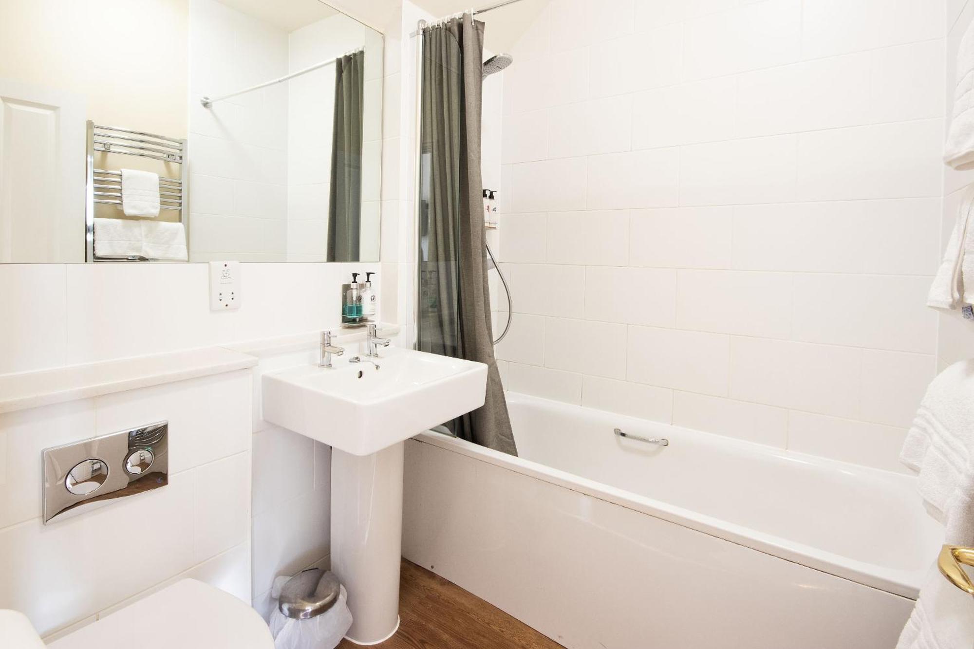 Bed & Breakfast The White Hart, Wroughton 3*