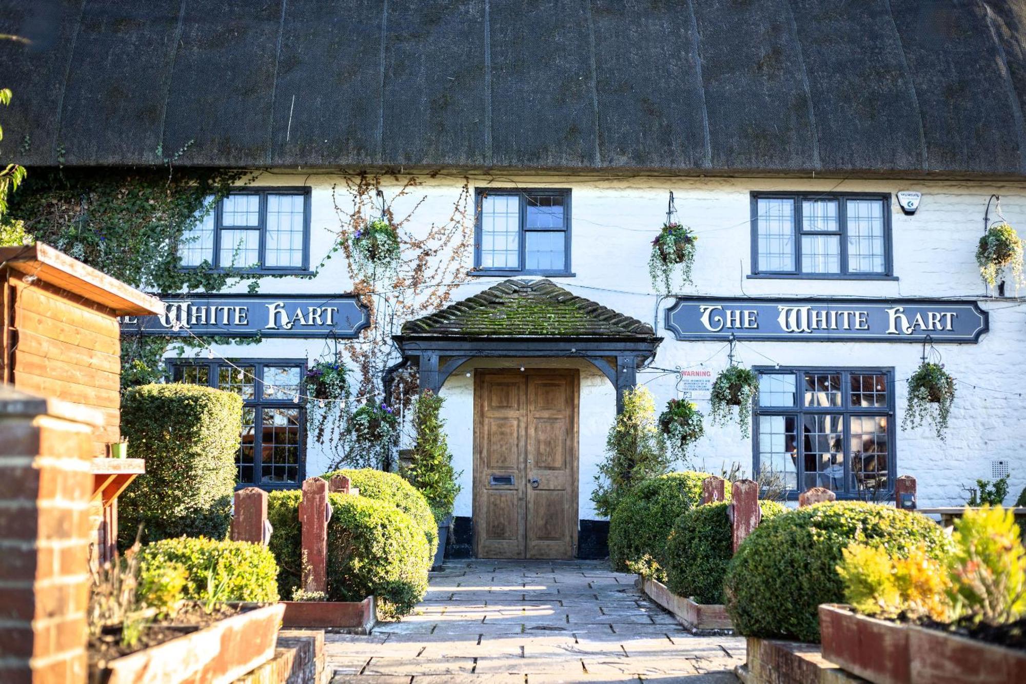 The White Hart, Wroughton 3*