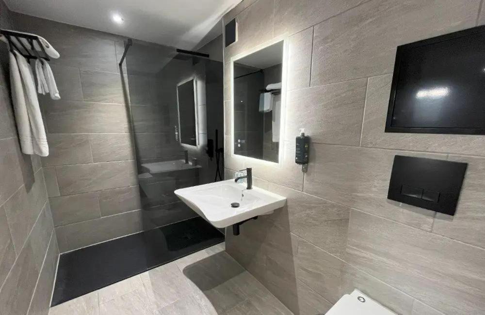 Hotel Lydiard Park & Conference Centre 3*