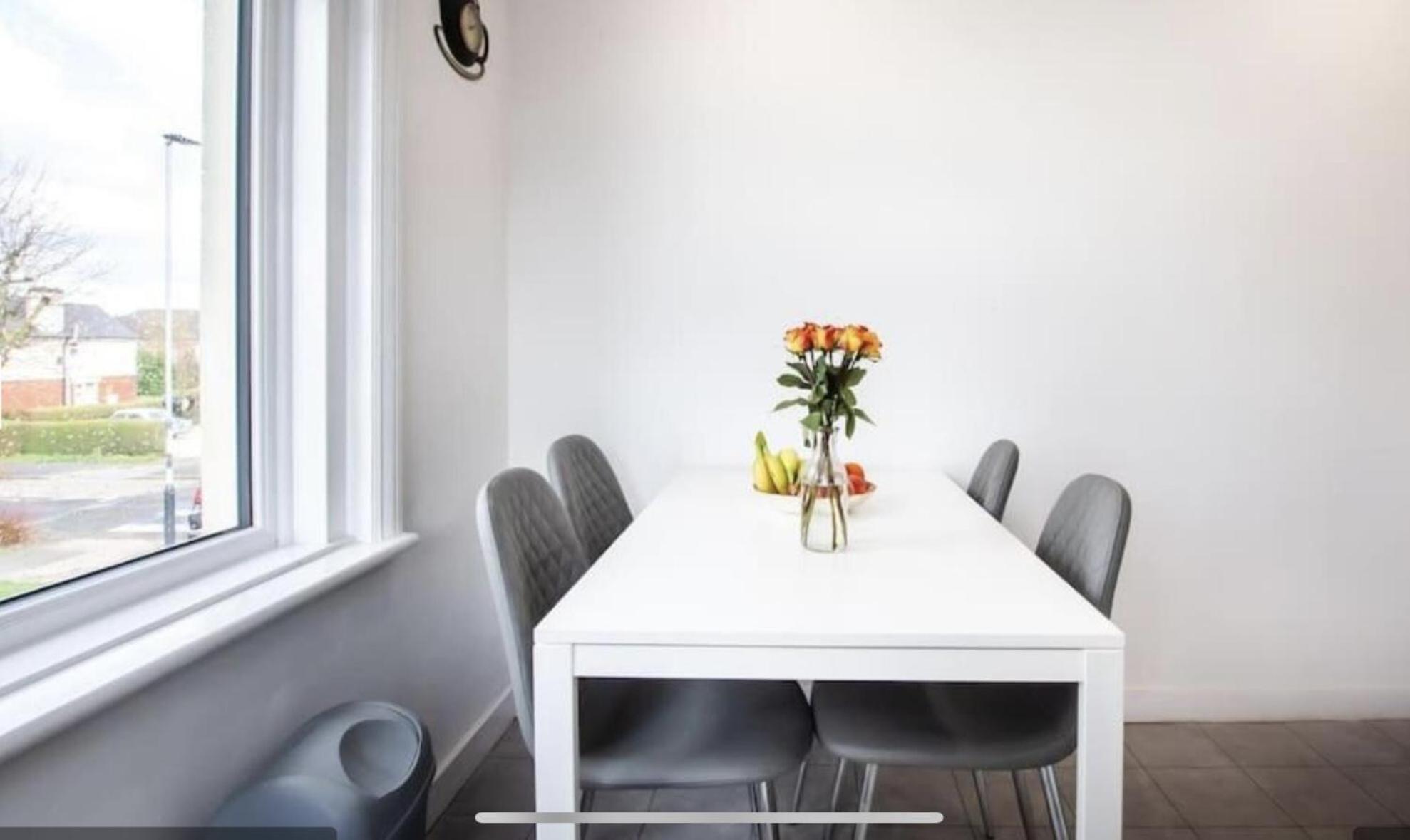 A Cosy 2 Bed Flat In *