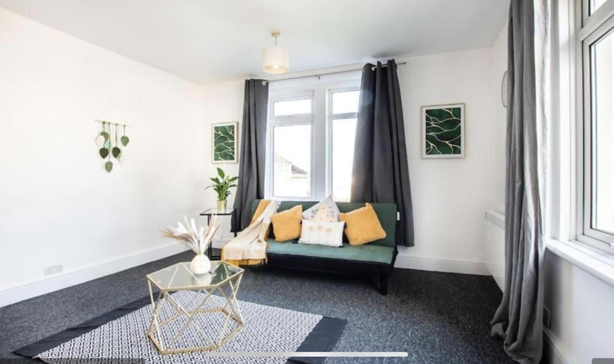 A Cosy 2 Bed Flat In