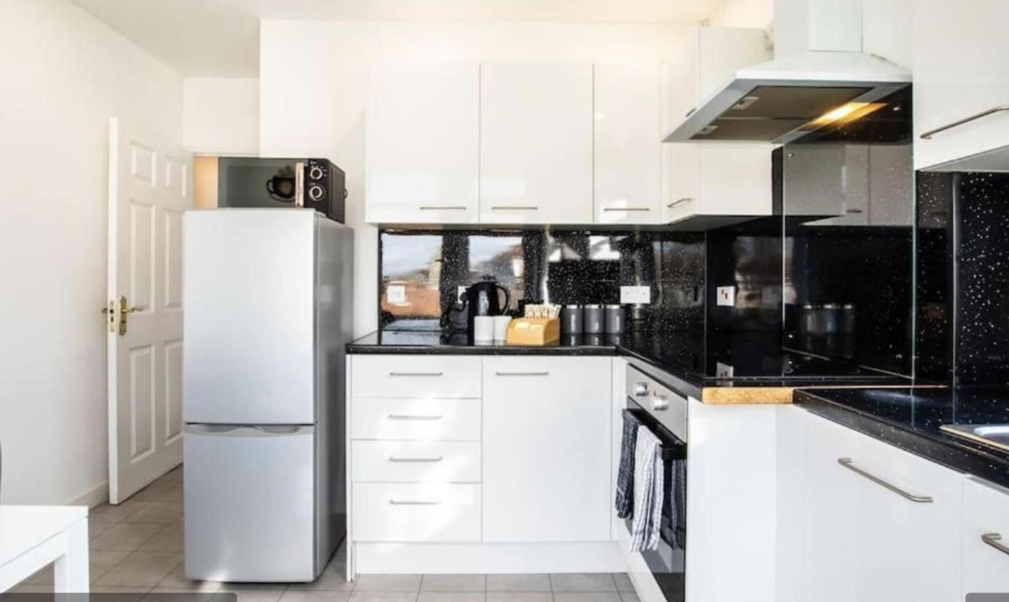 A Cosy 2 Bed Flat In Apartment