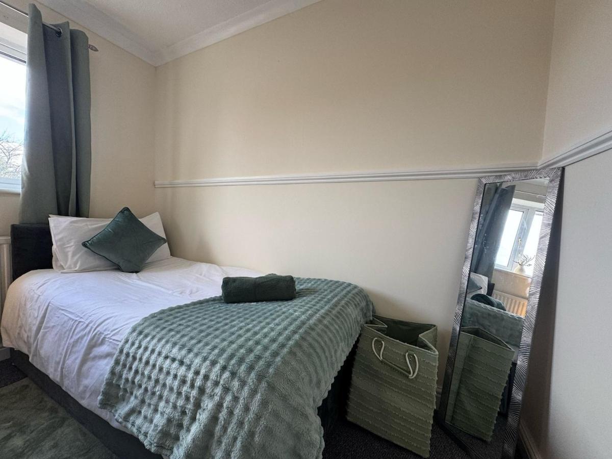 Olive House Long Sleeps 8 Free Parking *