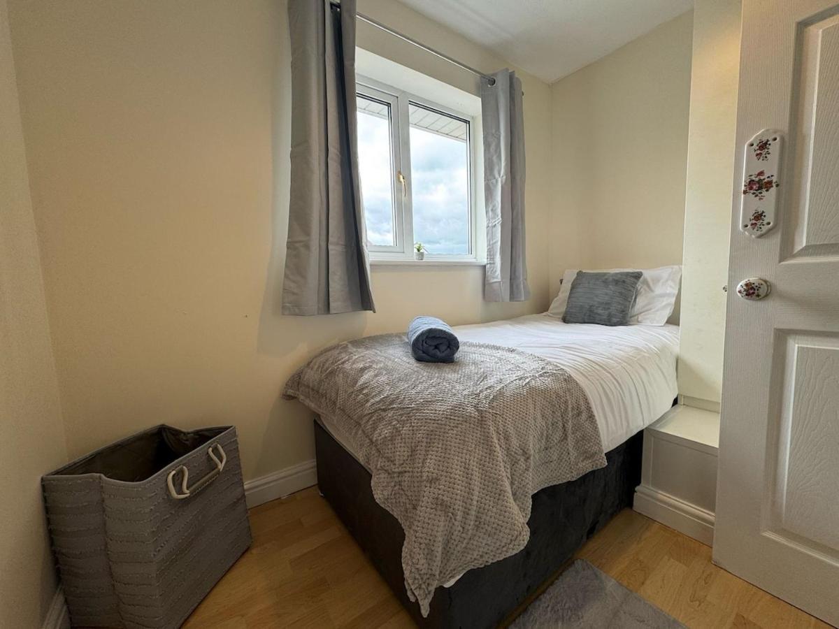 Casa de férias Olive House Long Sleeps 8 Free Parking