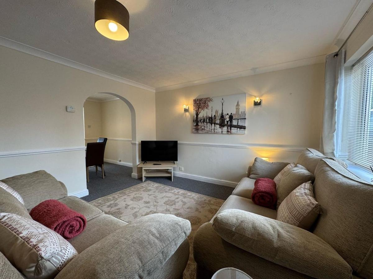 Olive House Long Sleeps 8 Free Parking Casa de férias *