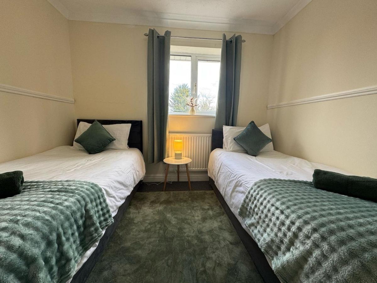 Olive House Long Sleeps 8 Free Parking Casa de férias *