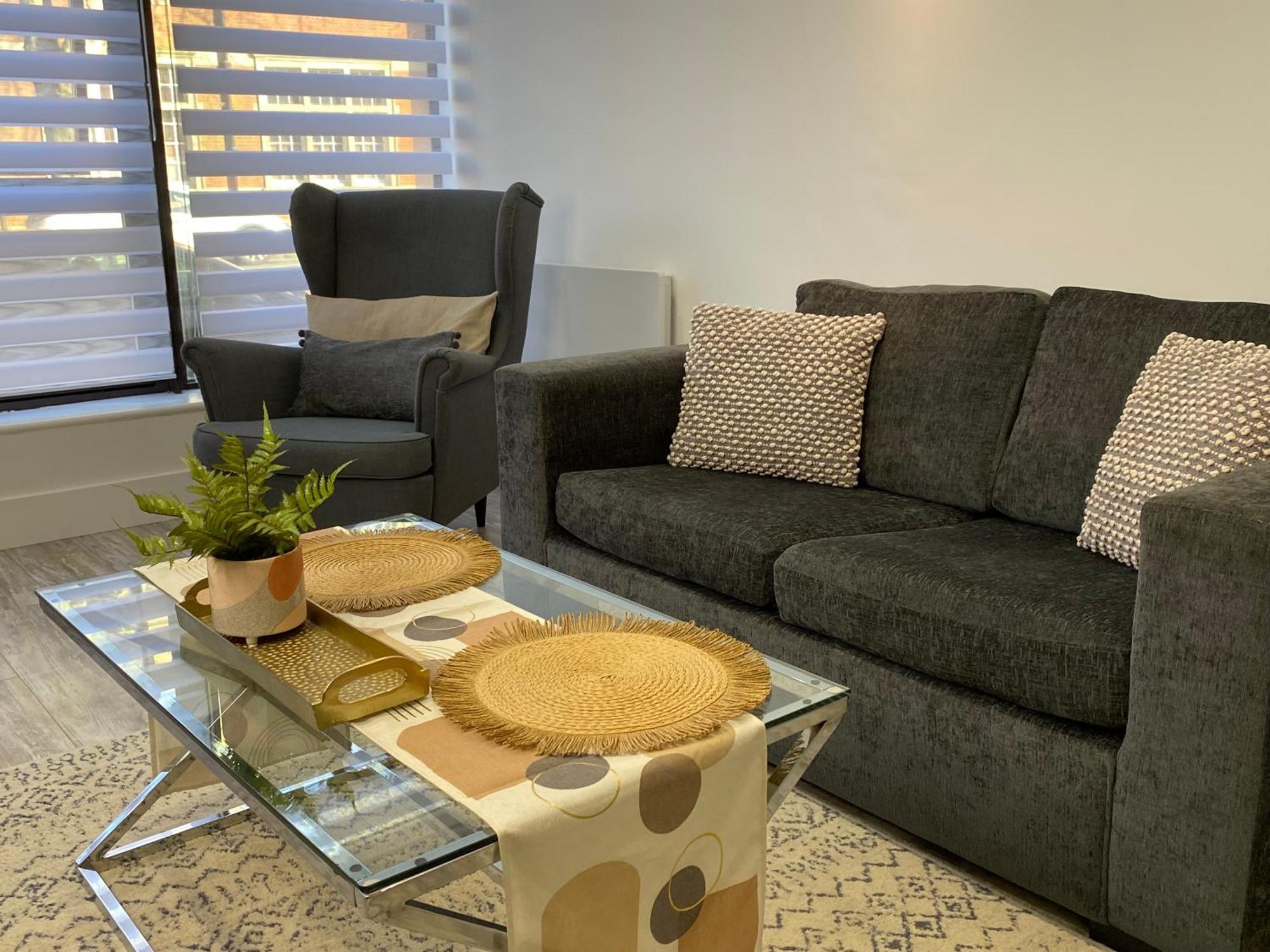 Town Centre Two-bedroom Apartment Swindon