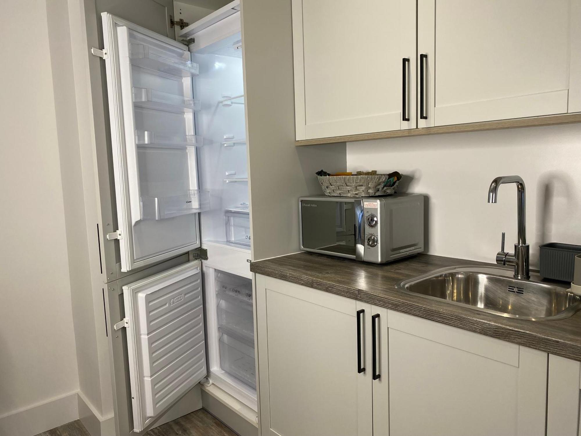 Apartment Town Centre Two-bedroom Swindon
