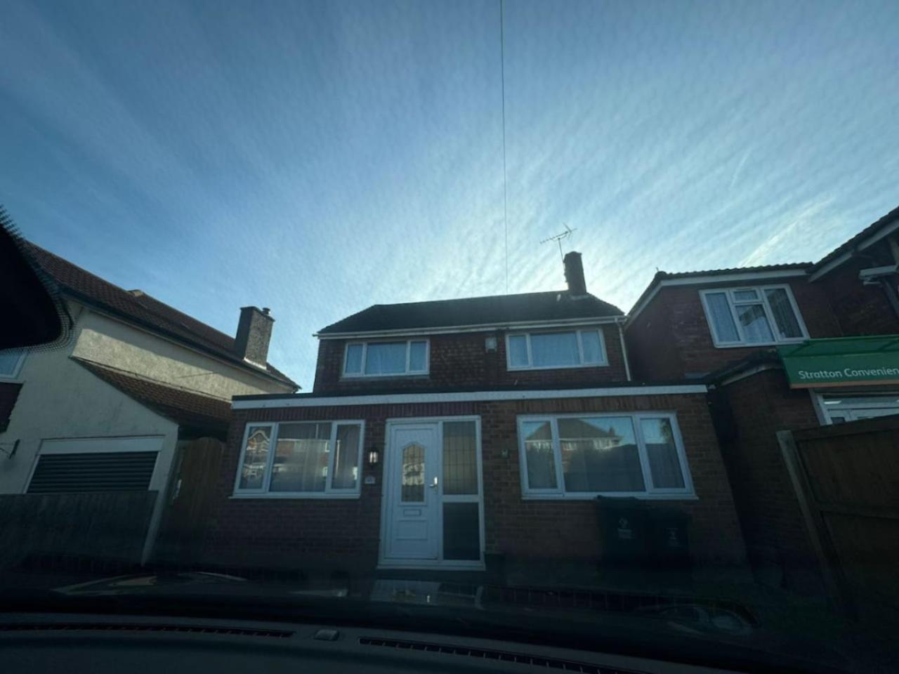 Stratton House, Sleeps 13, 6 Bedrooms, Parking, Long Disc