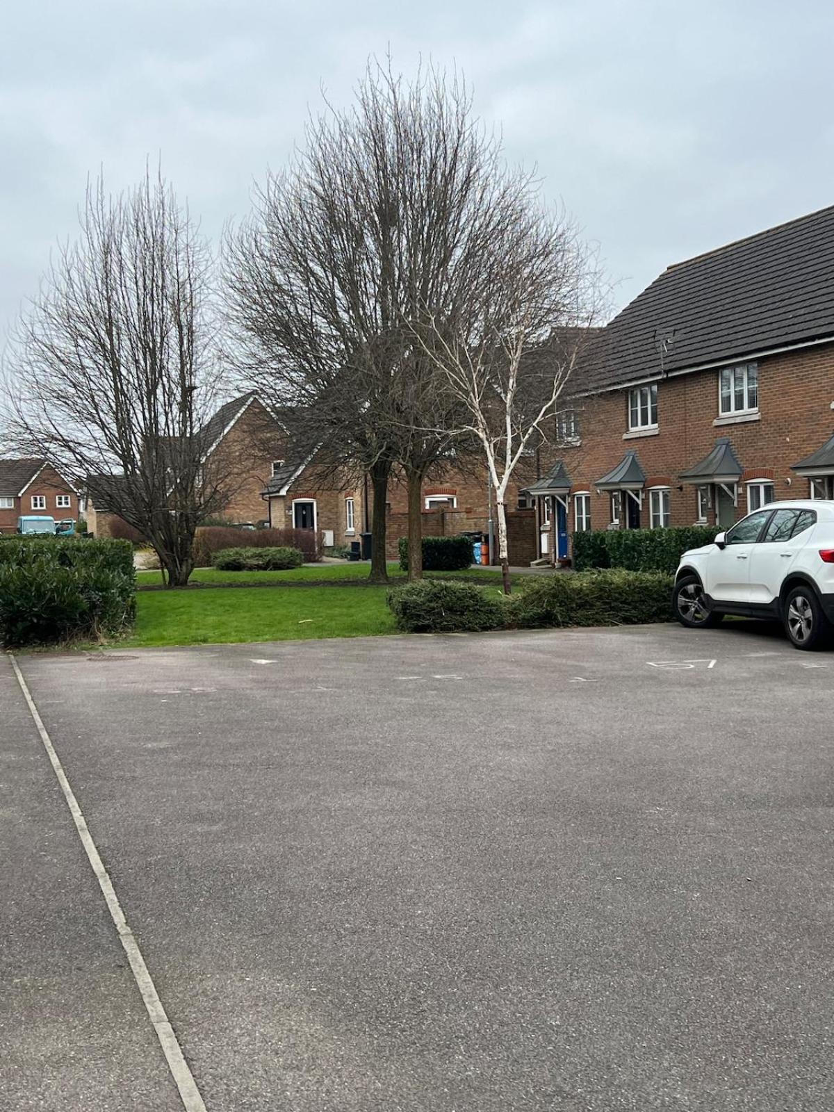 Yellow Haven Spacious Quiet Free Parking Sleeps 7 * Swindon