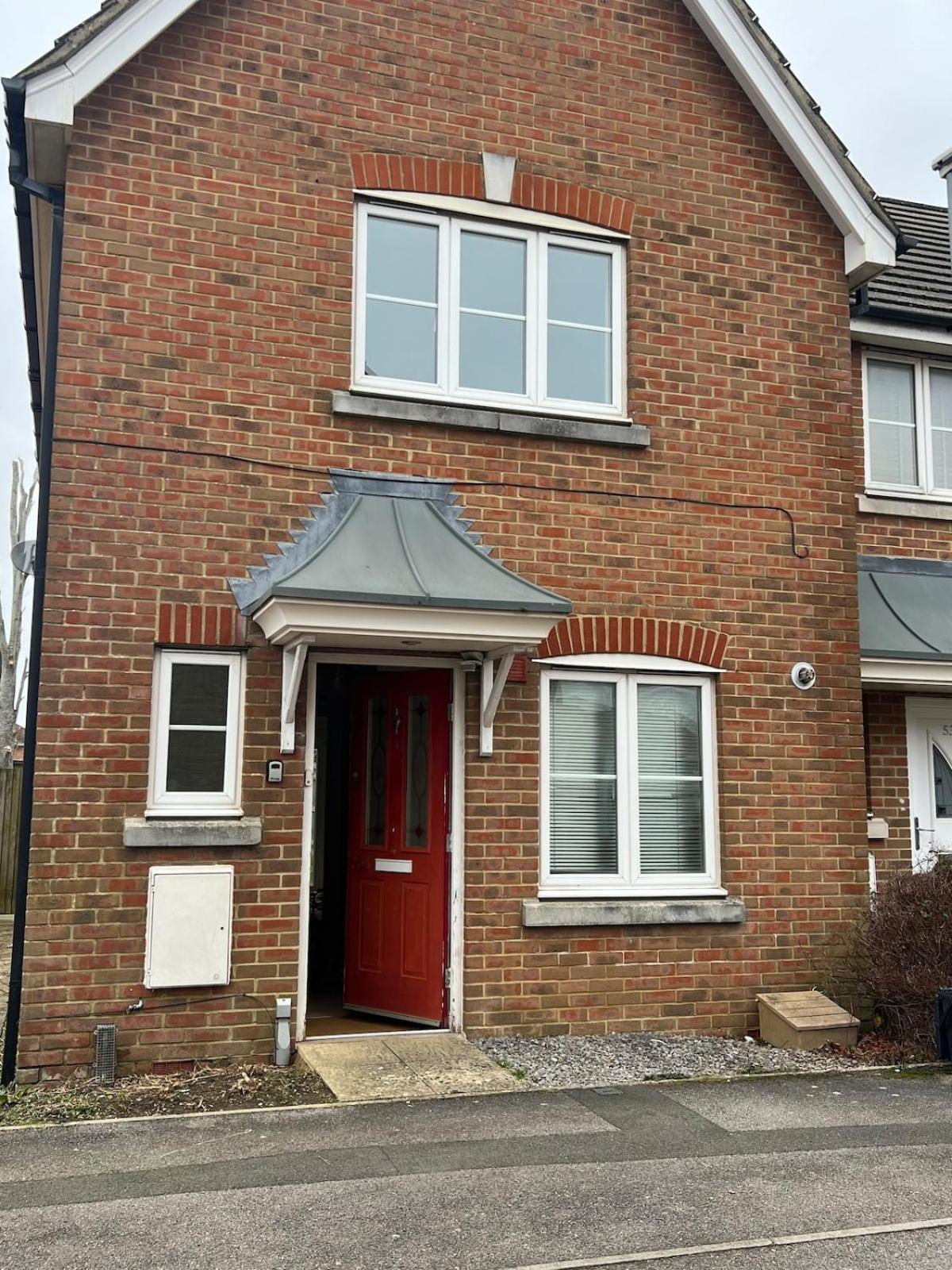 Yellow Haven Spacious Quiet Free Parking Sleeps 7 Apartment Swindon