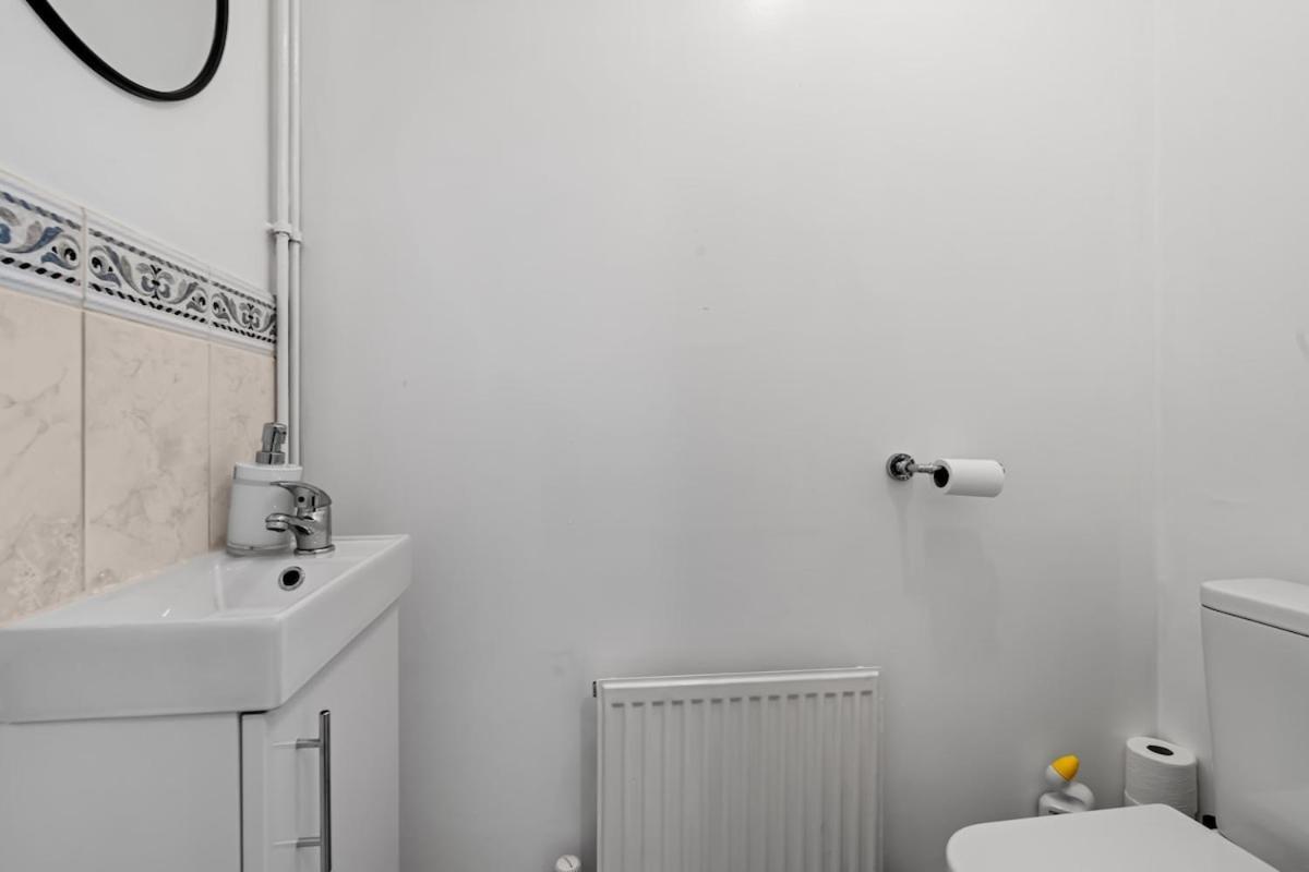 Colman Park Apartment *