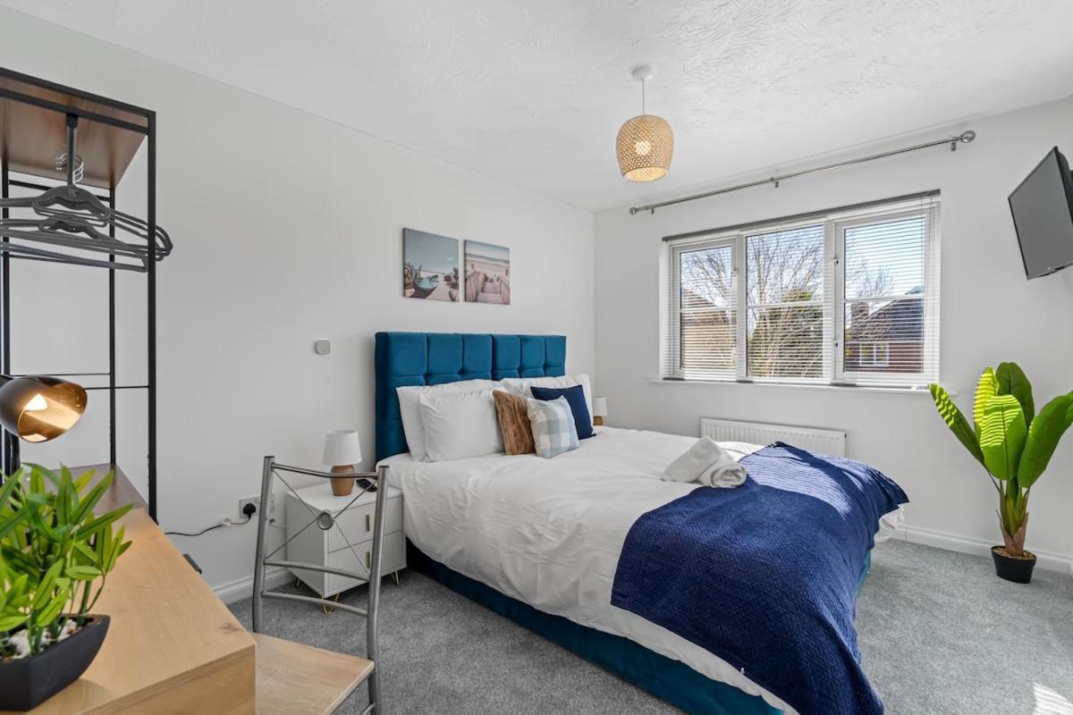 Colman Park Apartment *
