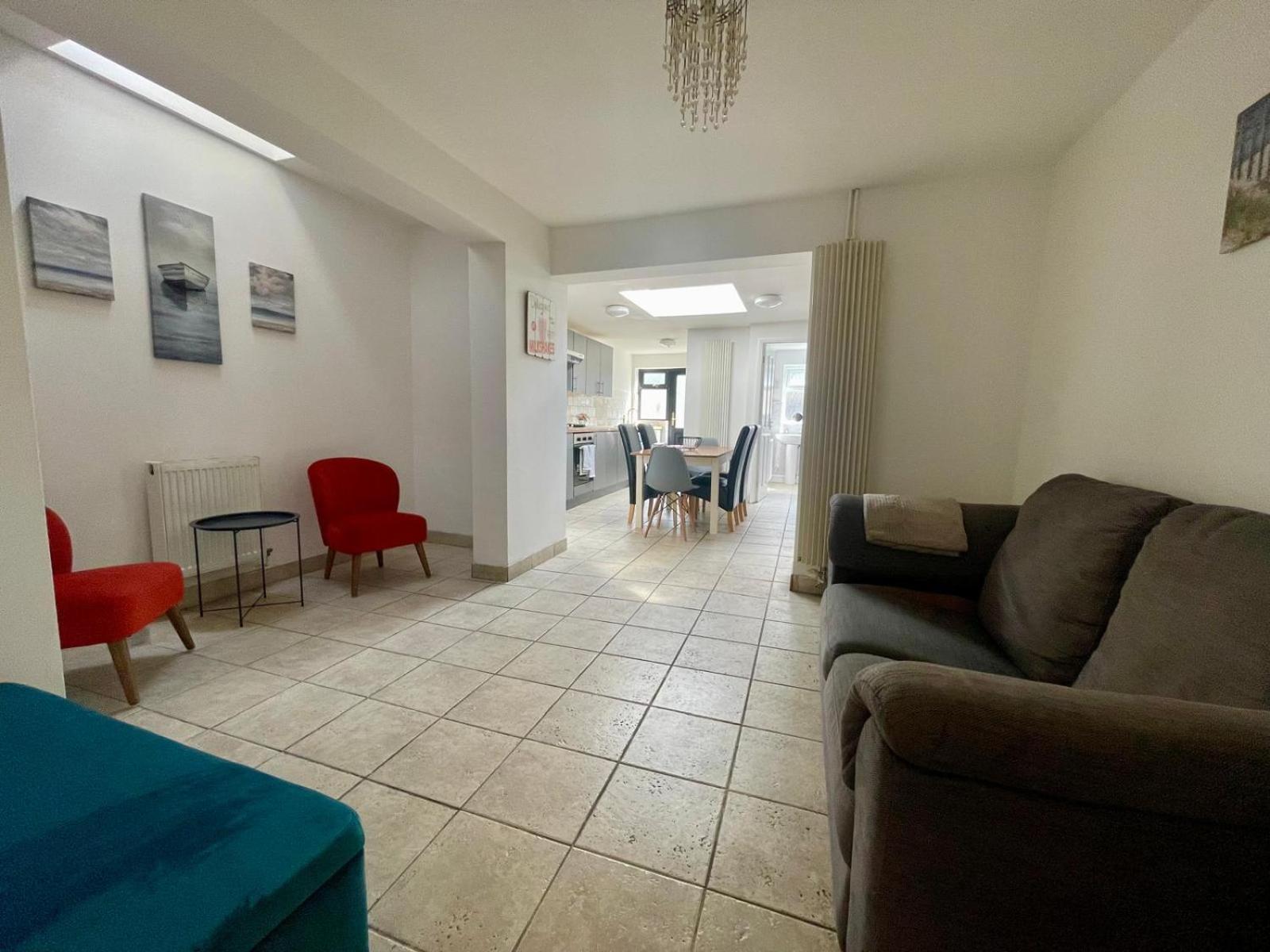 Broad House Location Long Sleeps 10 *