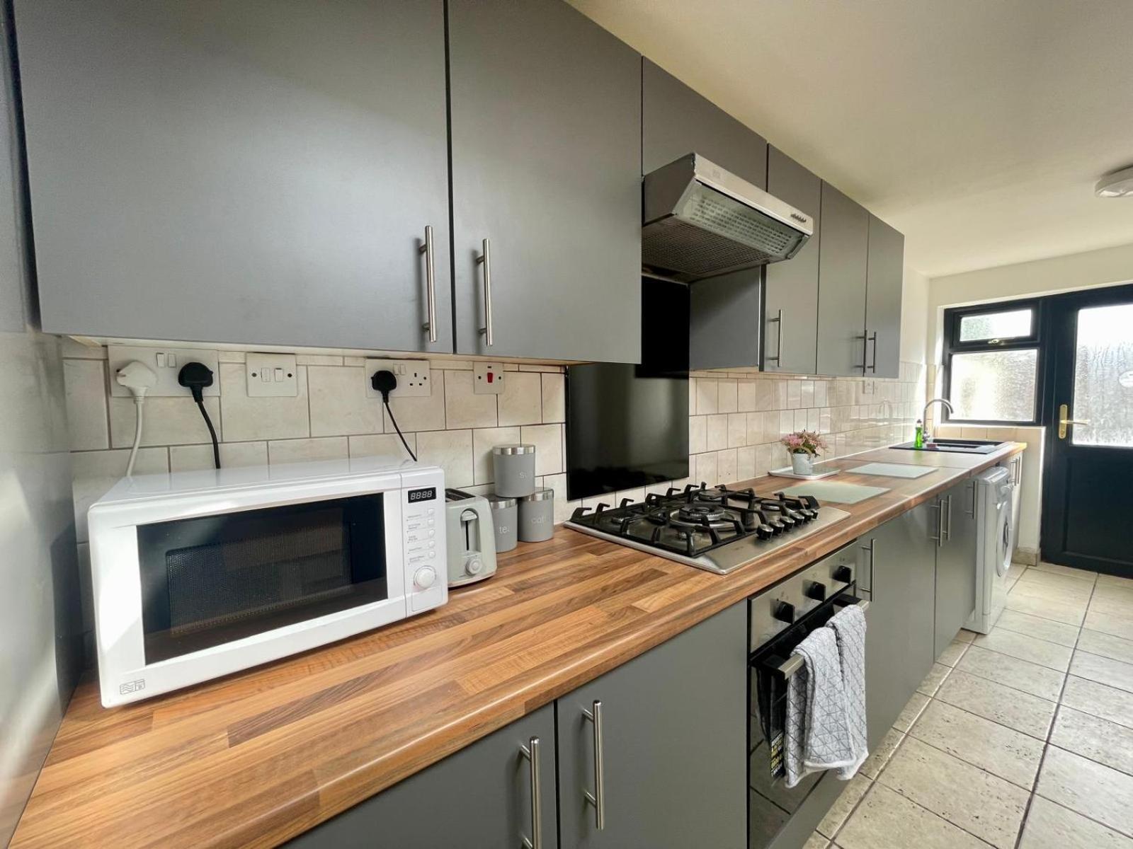 Broad House Location Long Sleeps 10 *