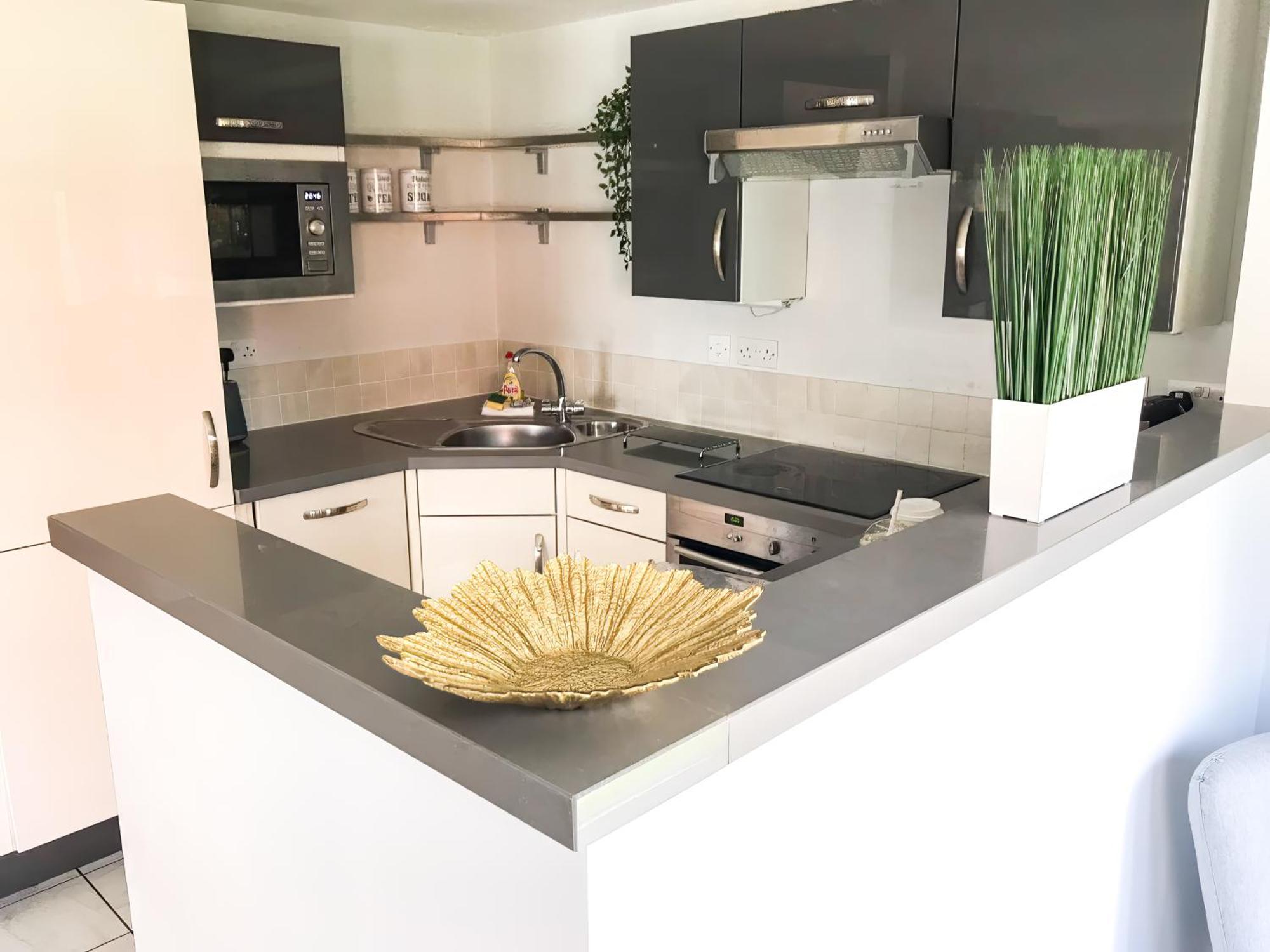 Apartment Violets Corner Luxury Town Great Location In The South West