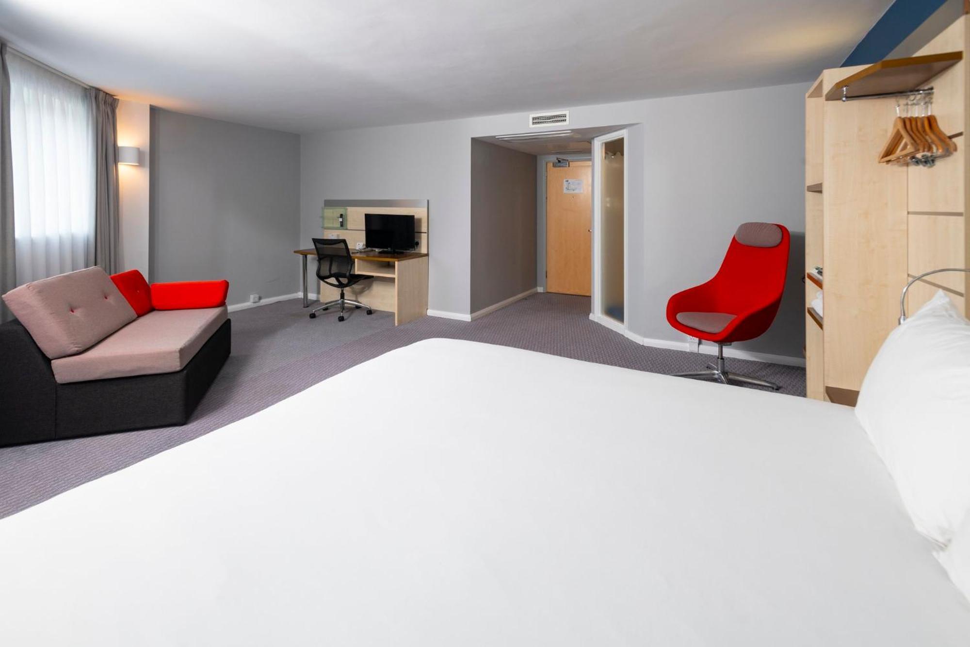 Express Centre By Ihg Hotel