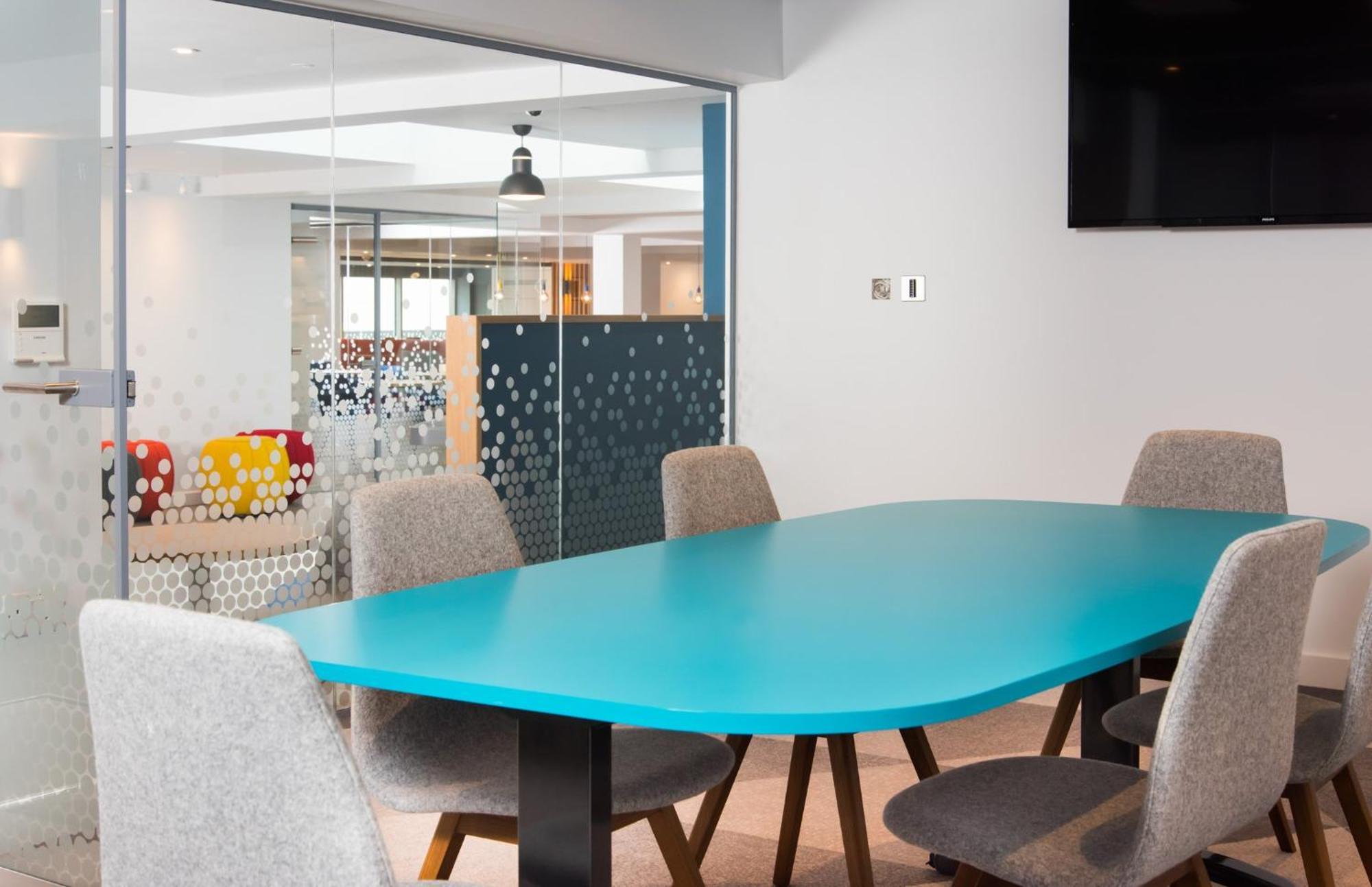 Hotel Express Centre By Ihg 3*