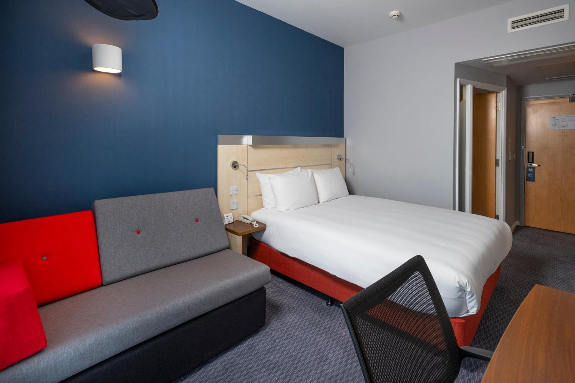 Hotel Express Centre By Ihg