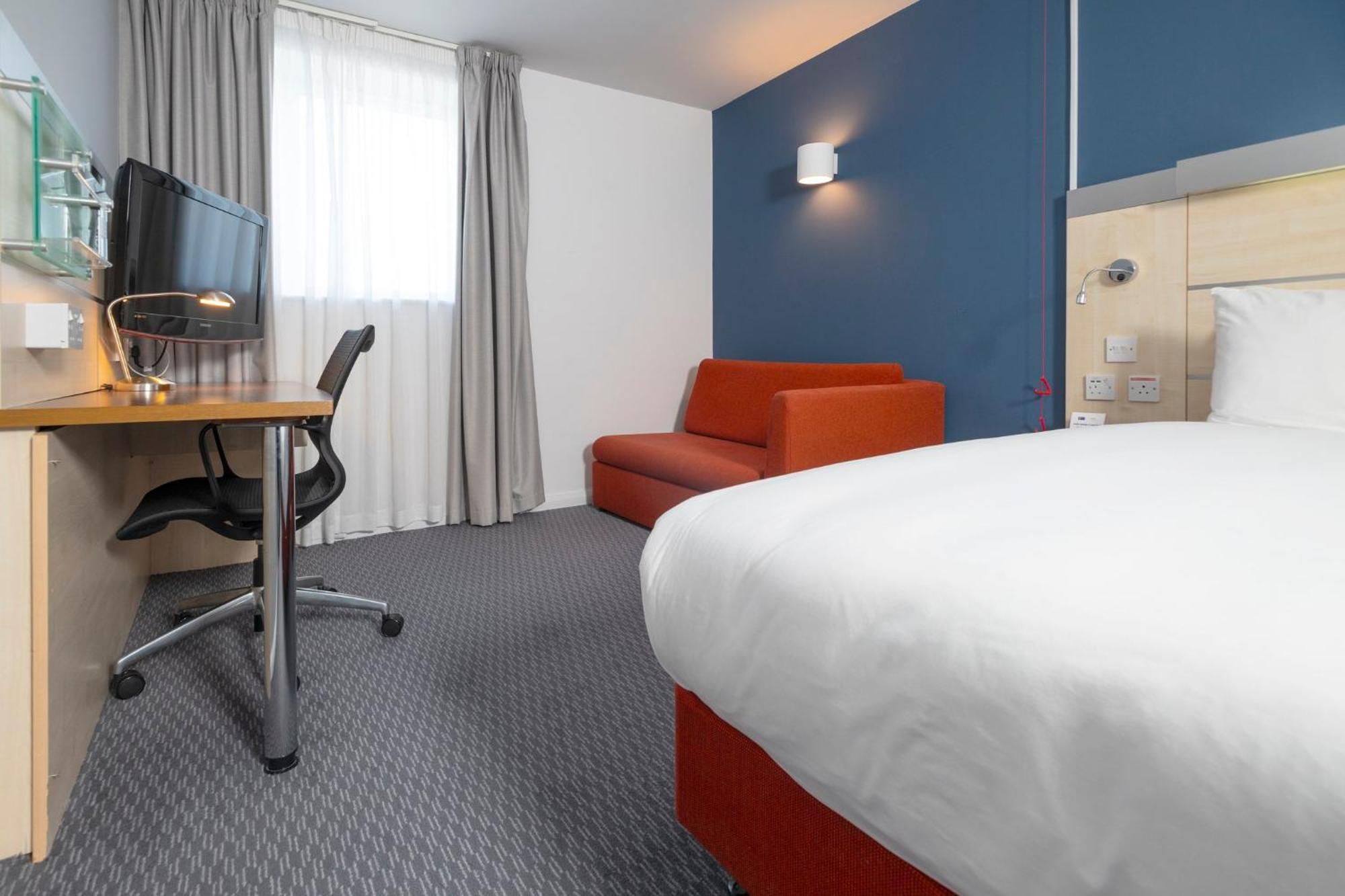 Express Centre By Ihg Hotel 3*