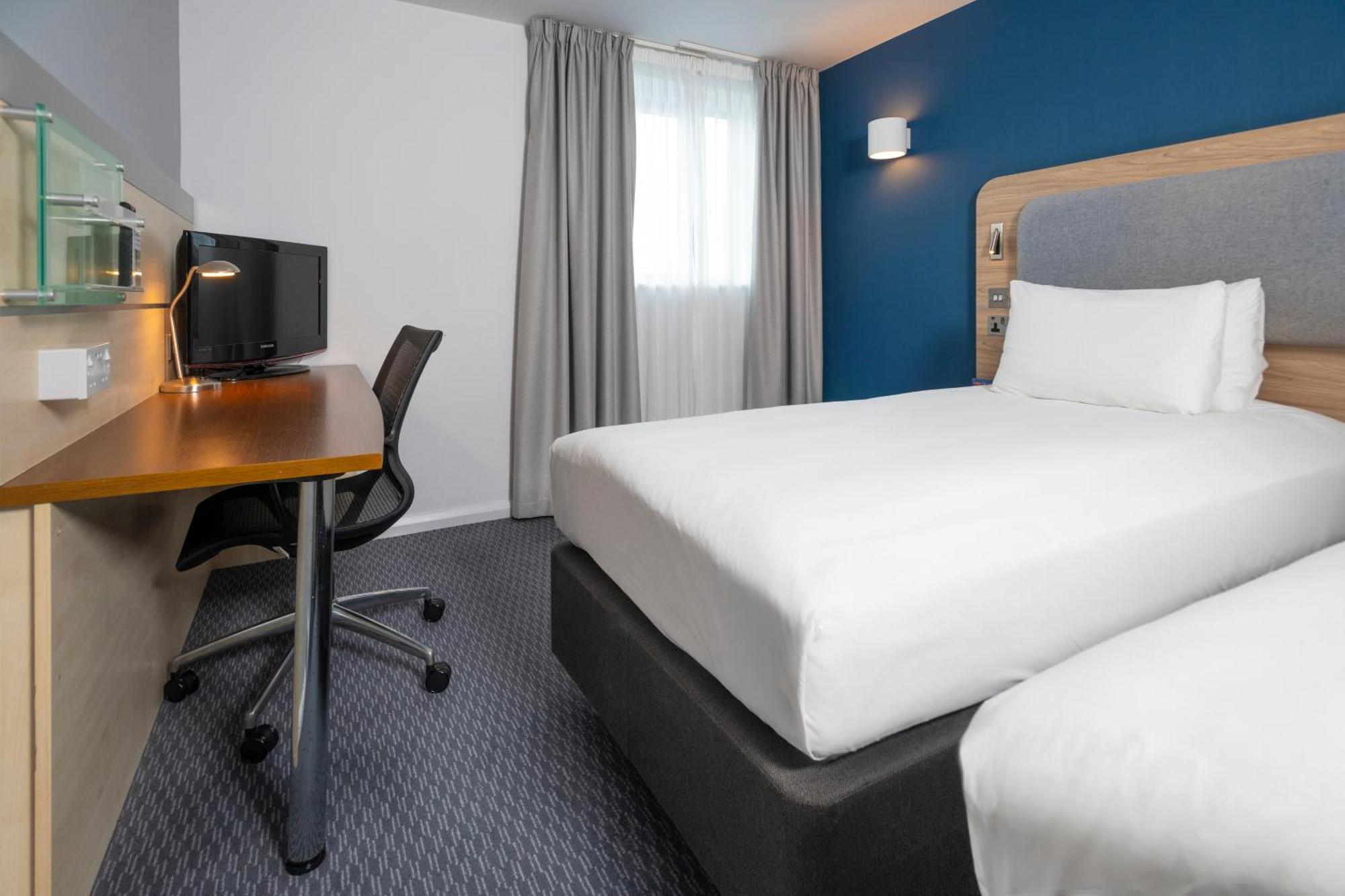 Express Centre By Ihg Hotel 3*