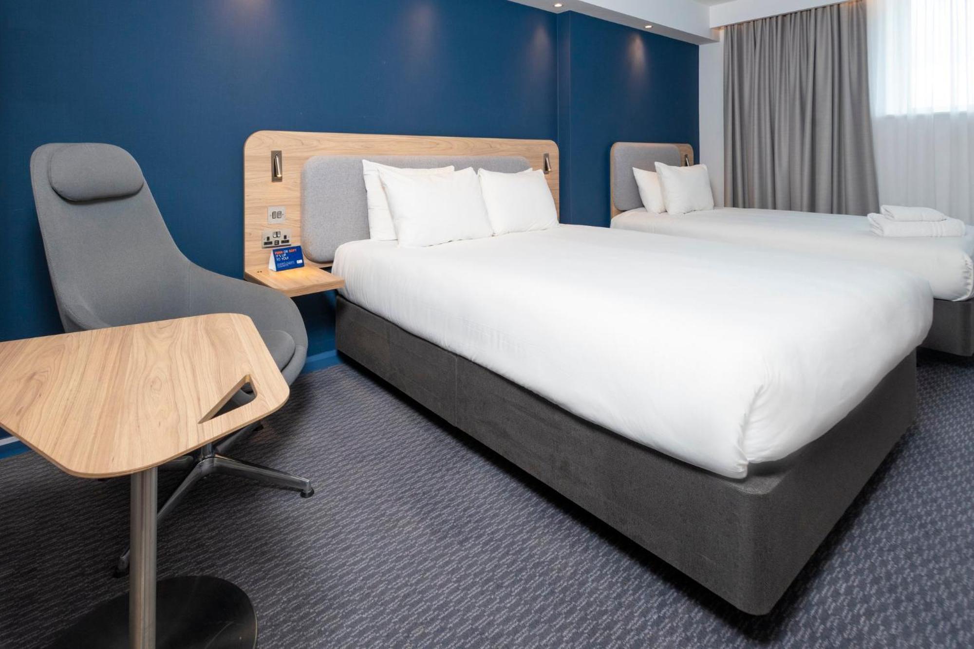 Hotel Express Centre By Ihg 3*