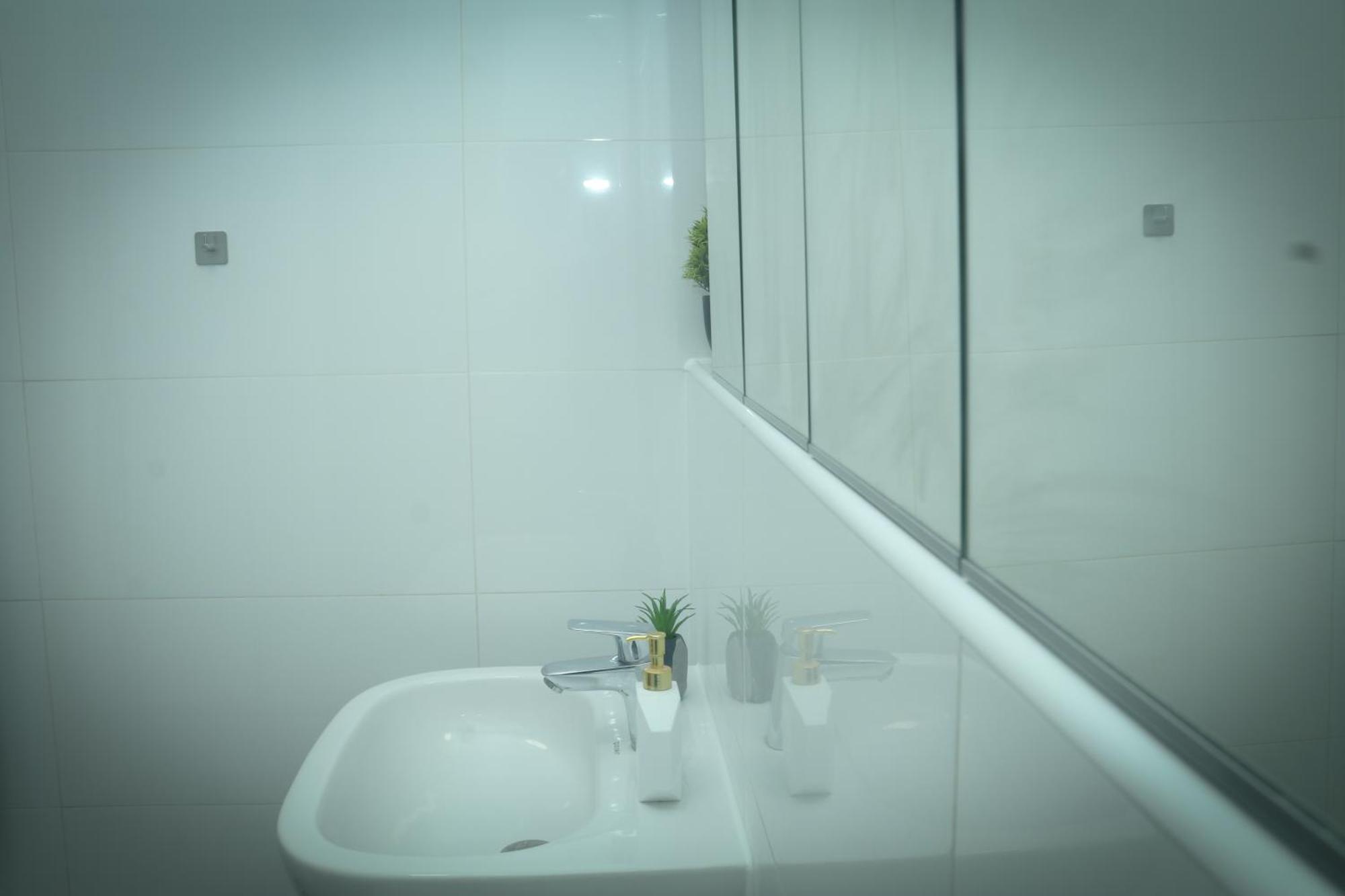 40 Percent Off 2bed Centre Swindon