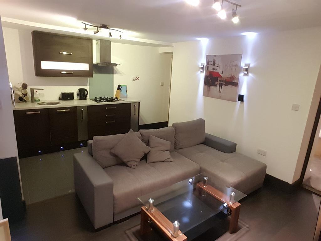 Bath Road Apartment Swindon