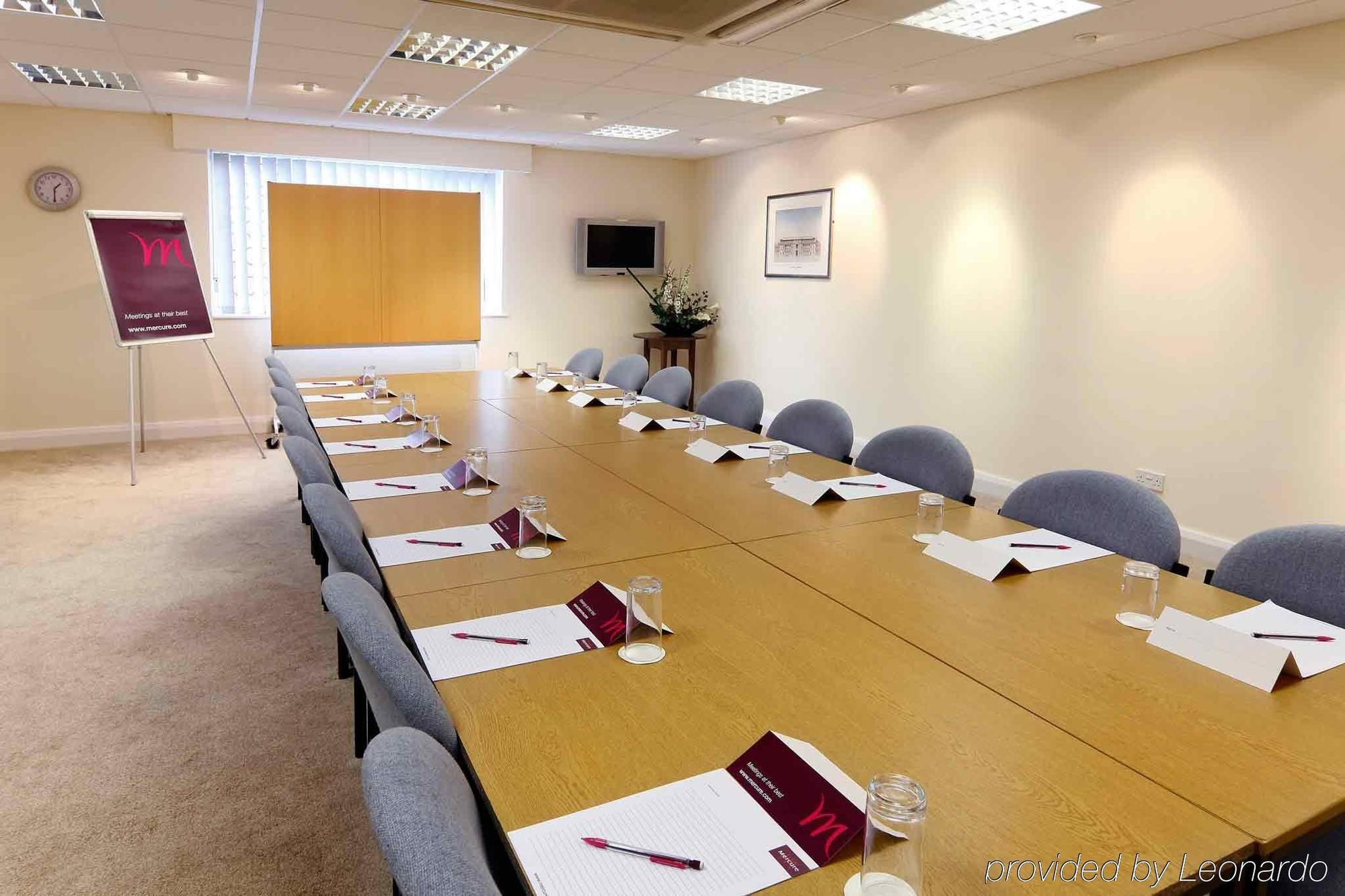 Hotel South Marston And Leisure Club 3*