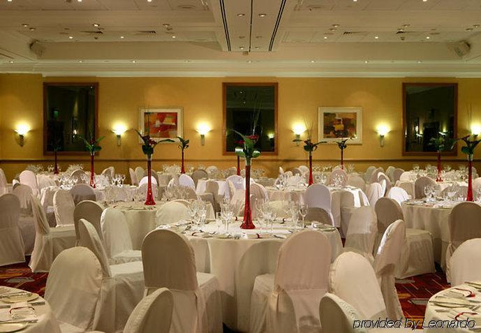 Khách sạn Delta By Marriott 4*