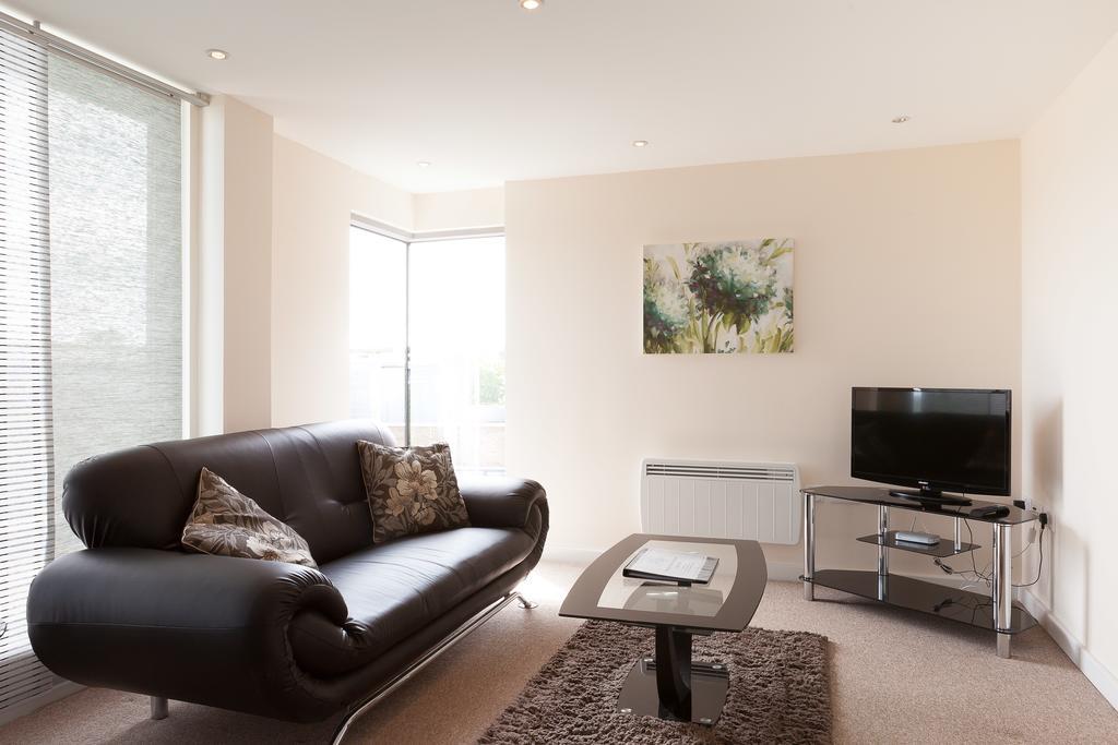 Paramount Apartment Swindon